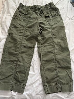 Pilcro Olive Green Cargo-Style Cropped Pants SP